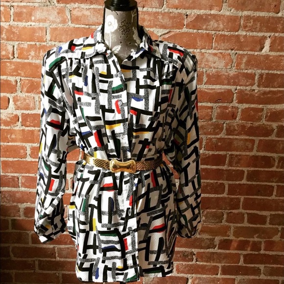 Tops - Pre-loved long sleeve button up blouse.